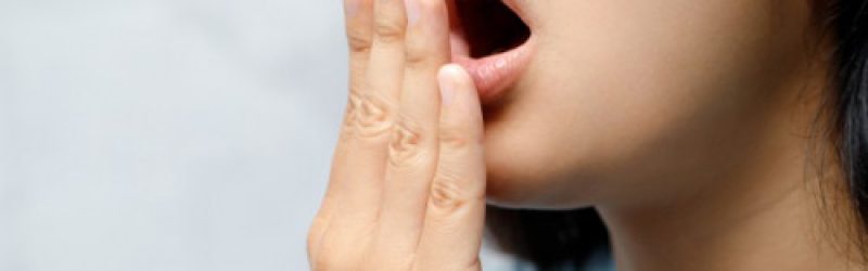 8 Penyebab Bau Mulut dan Cara Mencegahnya